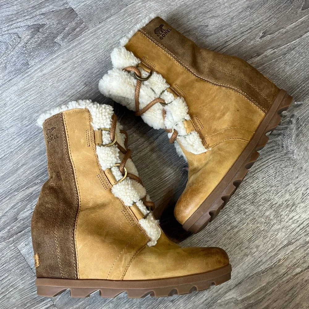 Sorel Joan of Arctic Wedge II Shearling Boots Camel Brown NL3021-224 Womens 8.5